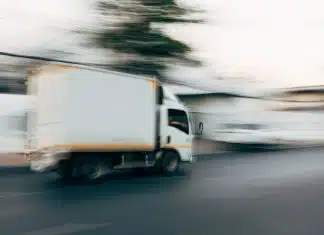 Les accessoires indispensables pour faciliter un déménagement long trajet en camion