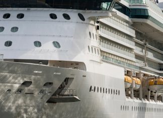 Naviguez en confiance : l’importance du service client dans le monde des croisières ! Naviguez en confiance : l'importance du service client dans le monde des croisières !