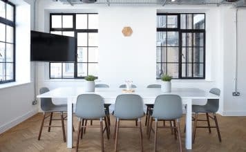 Quels sont les avantages de changer mes portes et fenêtres par un professionnel ?